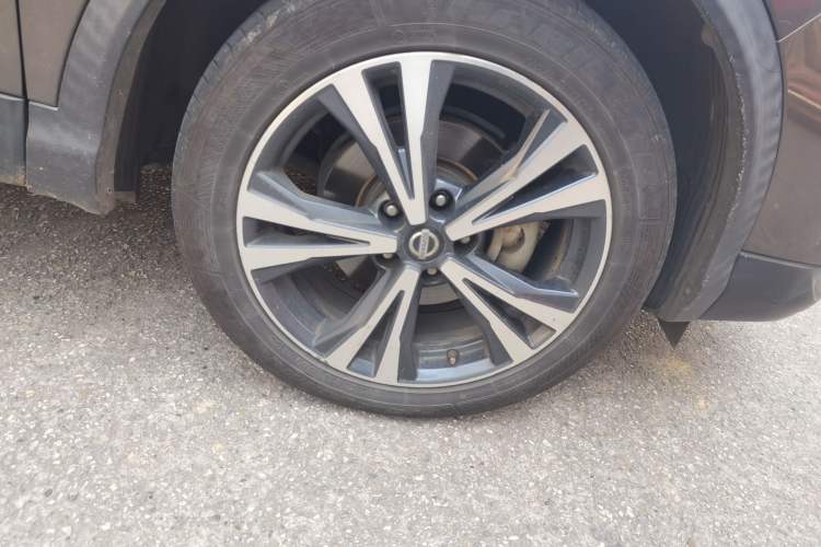 Used Nissan Qashqai 2019 2.0L CVT Luxury Edition Right Front Wheel Hub