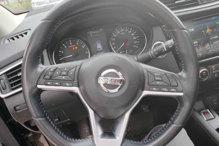 Used Nissan Qashqai 2019 2.0L CVT Luxury Edition Steering Wheel