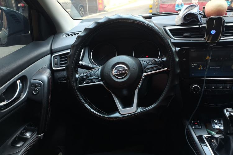 Used Nissan Qashqai 2019 2.0L CVT Luxury Edition Steering Wheel