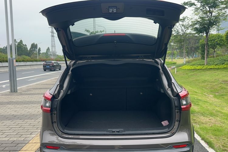 Used Nissan Qashqai 2019 2.0L CVT Luxury Edition Trunk