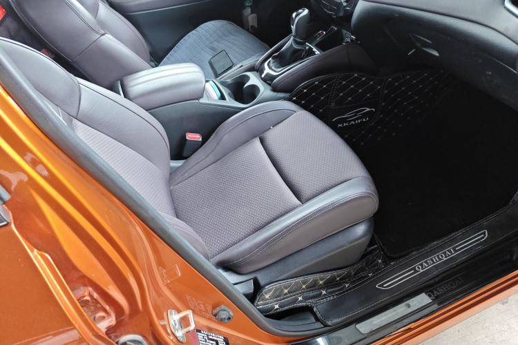 Used Nissan Qashqai 2019 2.0L CVT Luxury Edition Right Front Seat