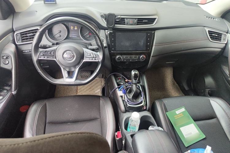 Used Nissan Qashqai 2019 2.0L CVT Luxury Edition Center Console
