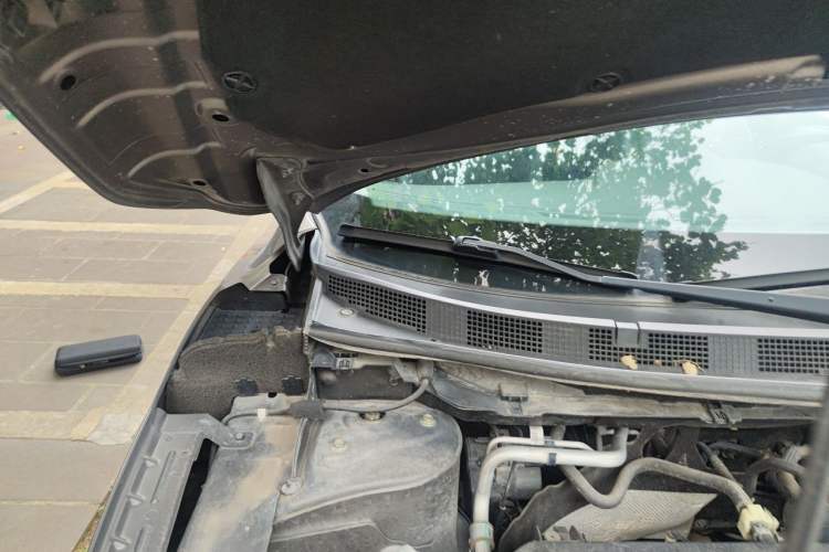Used Nissan Qashqai 2019 2.0L CVT Luxury Edition Engine Bay Right