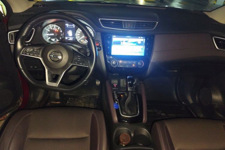 Used Nissan Qashqai 2019 2.0L CVT Luxury Edition Center Console