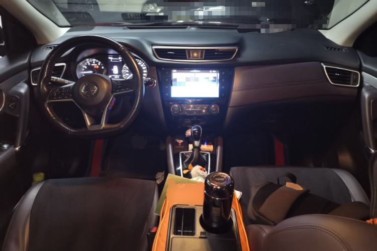 Used Nissan Qashqai 2019 2.0L CVT Luxury Edition Center Console