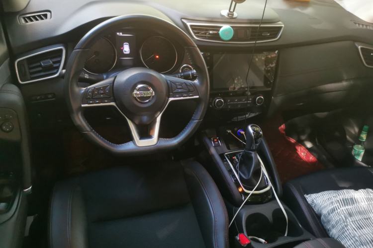 Used Nissan Qashqai 2019 2.0L CVT Luxury Edition Center Console