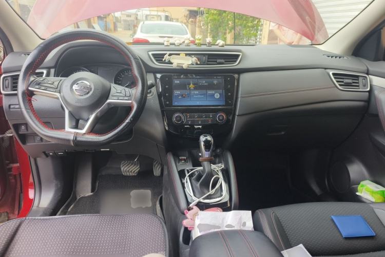 Used Nissan Qashqai 2019 2.0L CVT Luxury Edition Center Console