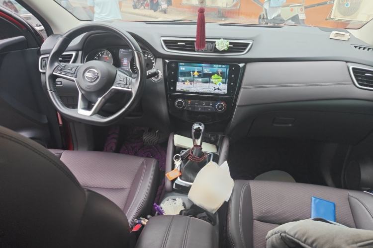 Used Nissan Qashqai 2019 2.0L CVT Luxury Edition Center Console