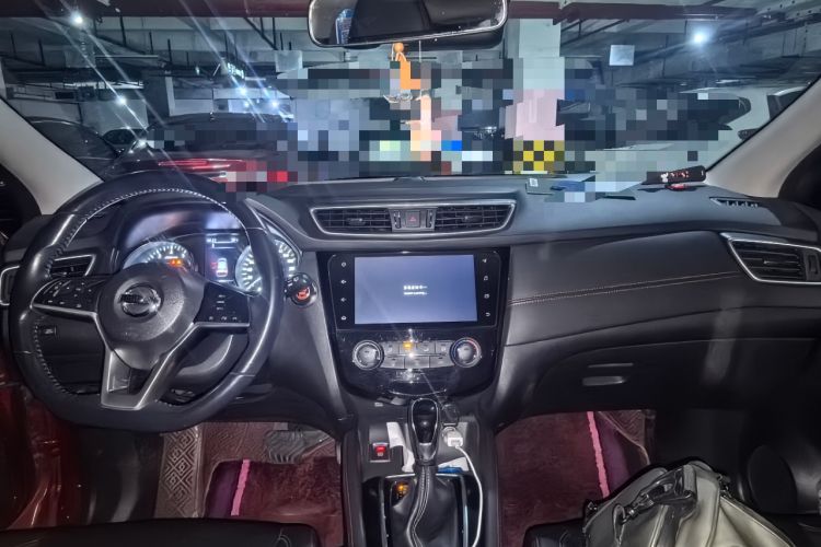 Used Nissan Qashqai 2019 2.0L CVT Luxury Edition Center Console