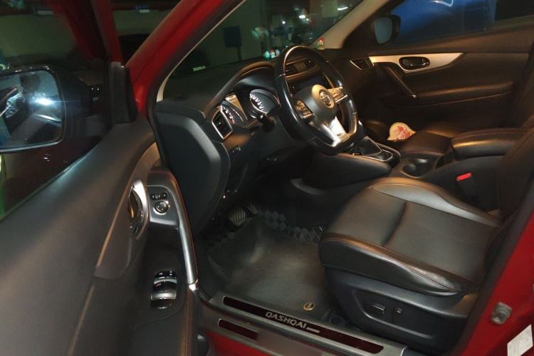 Used Nissan Qashqai 2019 2.0L CVT Luxury Edition Driver Seat