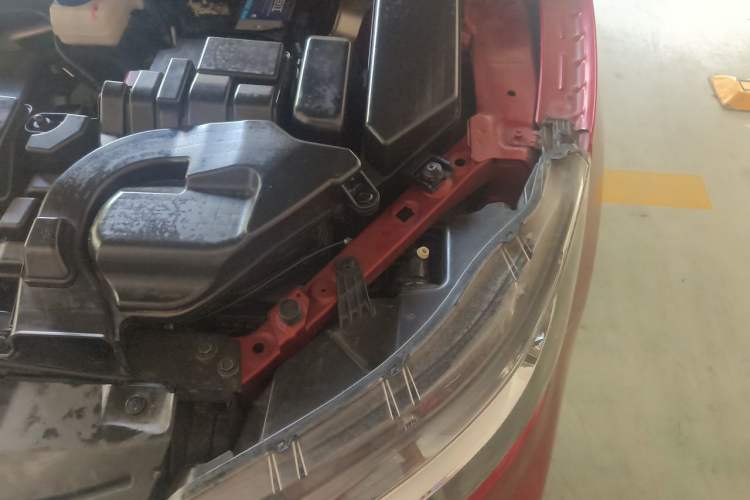 Used Nissan Qashqai 2019 2.0L CVT Luxury Edition Engine Bay Left