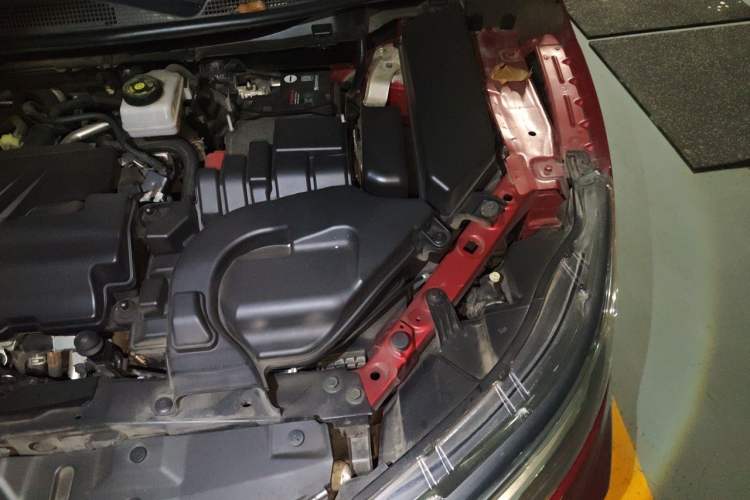 Used Nissan Qashqai 2019 2.0L CVT Luxury Edition Engine Bay Left