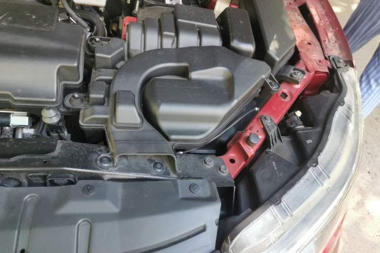 Used Nissan Qashqai 2019 2.0L CVT Luxury Edition Engine Bay Left