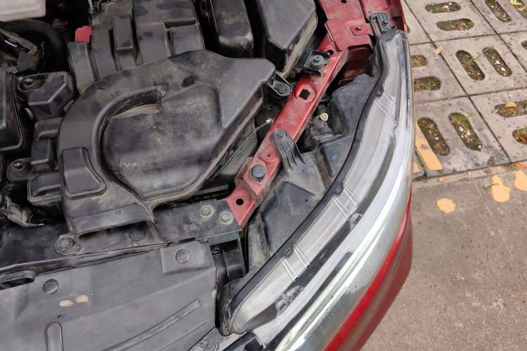 Used Nissan Qashqai 2019 2.0L CVT Luxury Edition Engine Bay Left