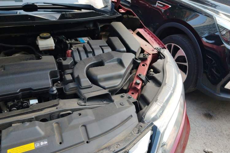 Used Nissan Qashqai 2019 2.0L CVT Luxury Edition Engine Bay Left