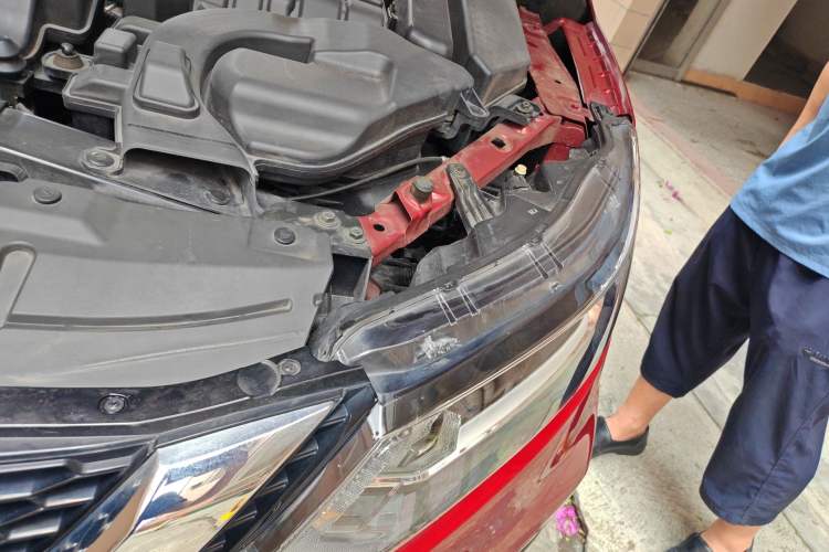 Used Nissan Qashqai 2019 2.0L CVT Smart Enjoyment Version Engine Bay Left