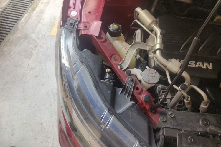 Used Nissan Qashqai 2019 2.0L CVT Luxury Edition Engine Bay Right