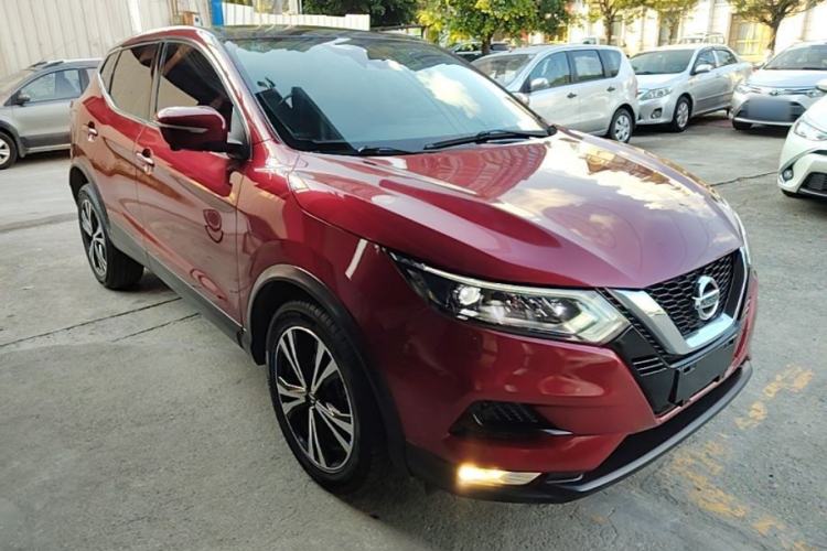 Used Nissan Qashqai 2019 2.0L CVT Luxury Edition Front Right 45 Deg