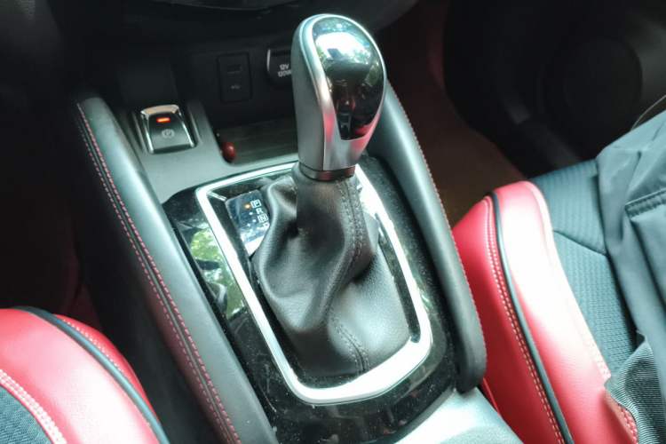 Used Nissan Qashqai 2019 2.0L CVT Luxury Edition Gear Lever