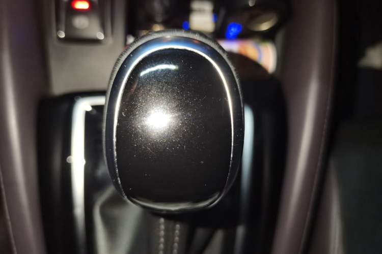 Used Nissan Qashqai 2019 2.0L CVT Luxury Edition Gear Lever