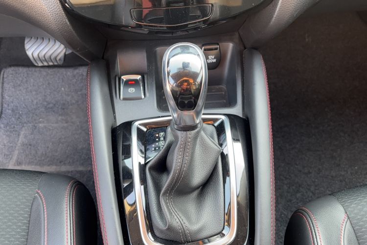 Used Nissan Qashqai 2019 2.0L CVT Luxury Edition Gear Lever