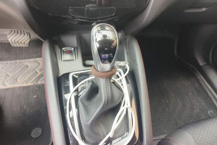Used Nissan Qashqai 2019 2.0L CVT Luxury Edition Gear Lever