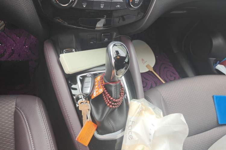 Used Nissan Qashqai 2019 2.0L CVT Luxury Edition Gear Lever