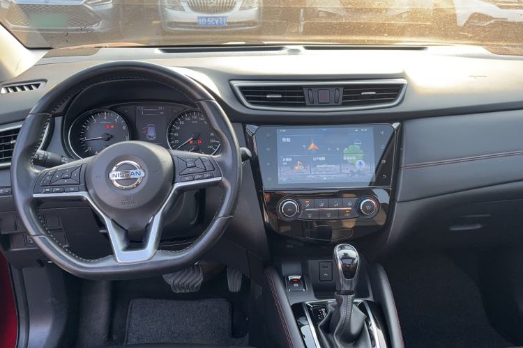Used Nissan Qashqai 2019 2.0L CVT Luxury Edition Interior 2