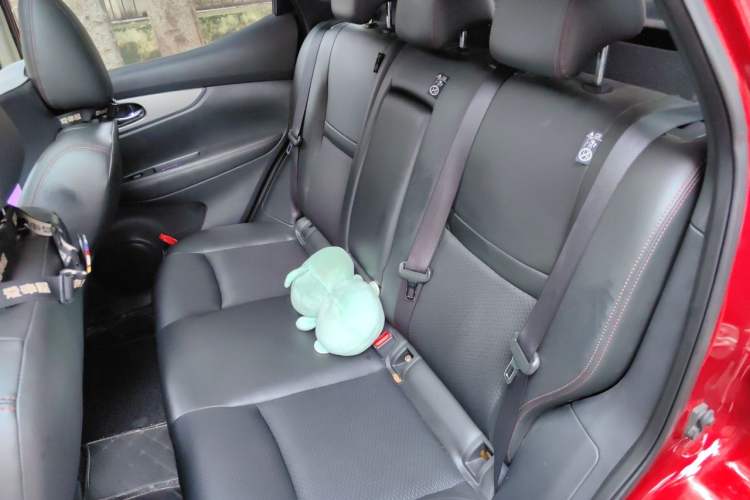 Used Nissan Qashqai 2019 2.0L CVT Luxury Edition Left Rear Seat