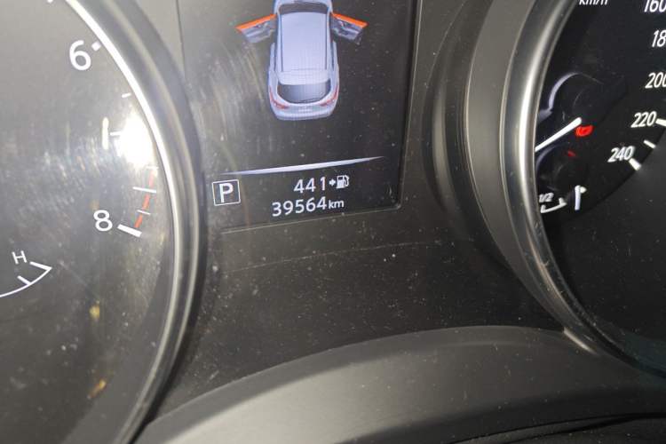 Used Nissan Qashqai 2019 2.0L CVT Smart Enjoyment Version Odometer Close Up