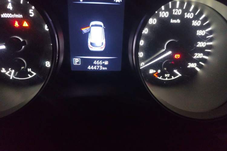 Used Nissan Qashqai 2019 2.0L CVT Luxury Edition Odometer Close Up