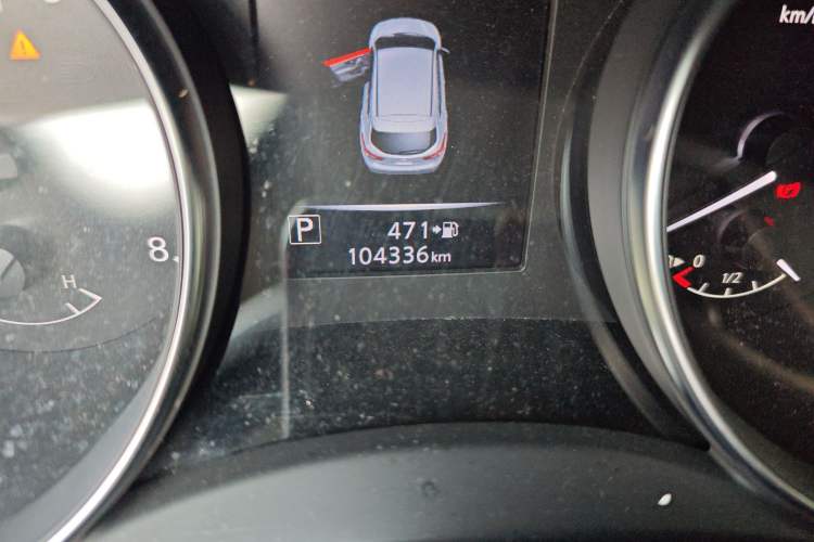 Used Nissan Qashqai 2019 2.0L CVT Luxury Edition Odometer Close Up