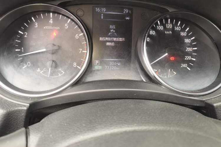 Used Nissan Qashqai 2019 2.0L CVT Luxury Edition Odometer Close Up