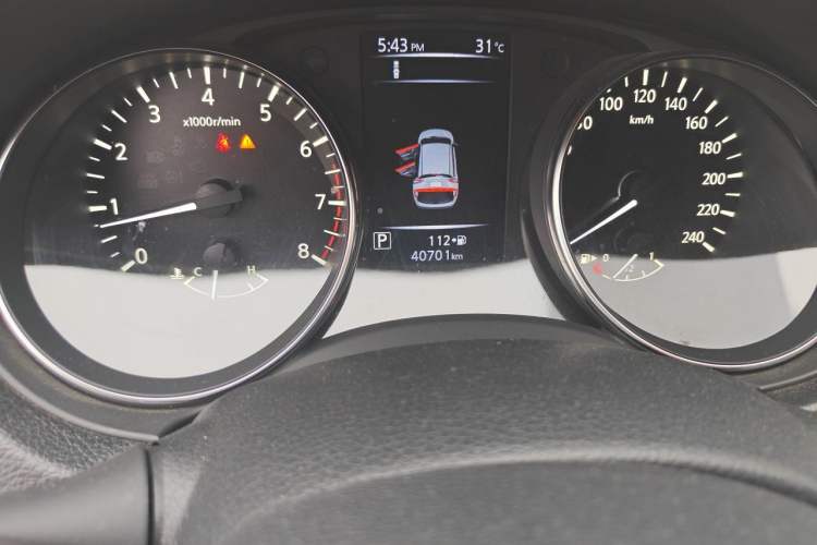 Used Nissan Qashqai 2019 2.0L CVT Luxury Edition Odometer Close Up
