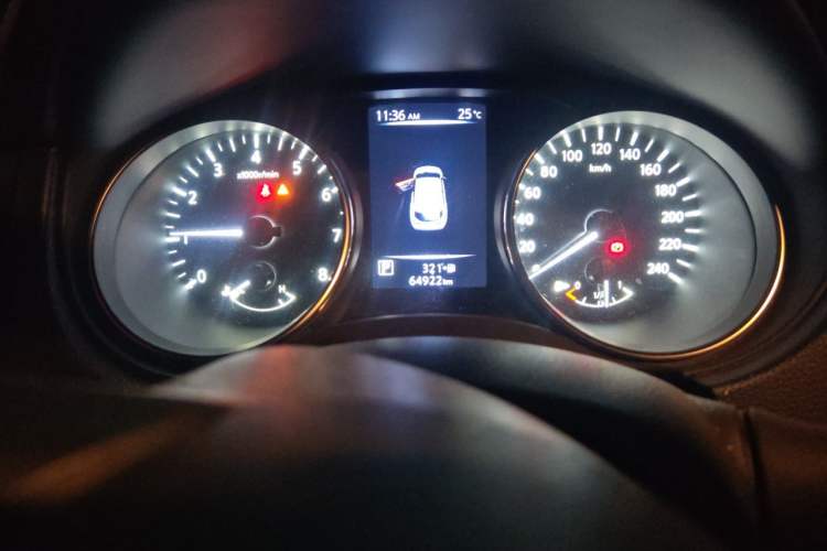 Used Nissan Qashqai 2019 2.0L CVT Smart Enjoyment Version Odometer Close Up