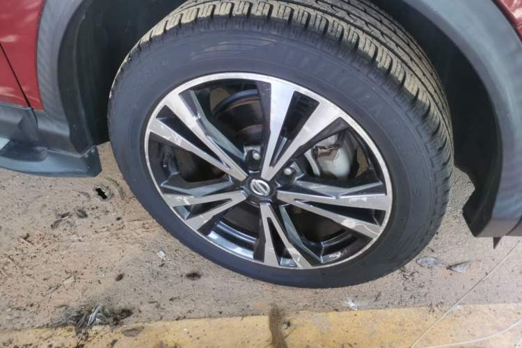 Used Nissan Qashqai 2019 2.0L CVT Luxury Edition Right Front Wheel Hub