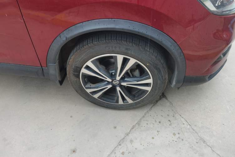 Used Nissan Qashqai 2019 2.0L CVT Luxury Edition Right Front Wheel Hub