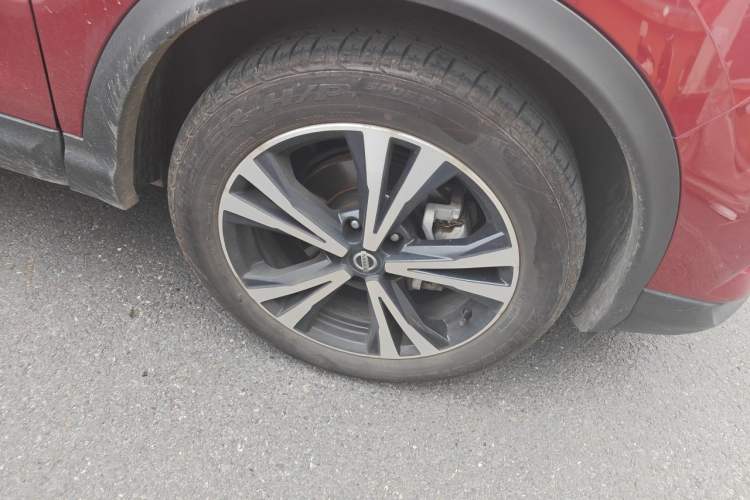 Used Nissan Qashqai 2019 2.0L CVT Luxury Edition Right Front Wheel Hub