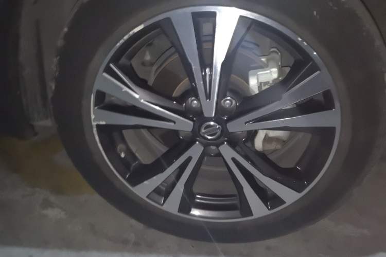 Used Nissan Qashqai 2019 2.0L CVT Luxury Edition Right Front Wheel Hub