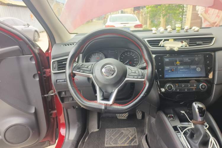 Used Nissan Qashqai 2019 2.0L CVT Luxury Edition Steering Wheel