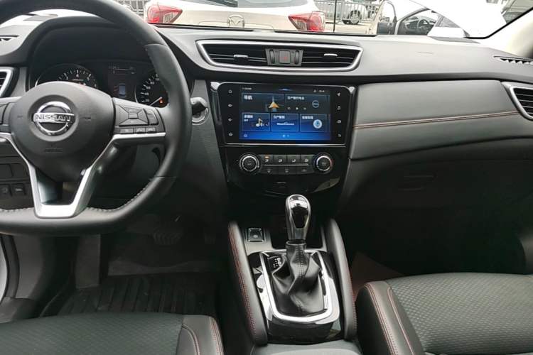 Used Nissan Qashqai 2019 2.0L CVT Luxury Edition Audio And AC Panel