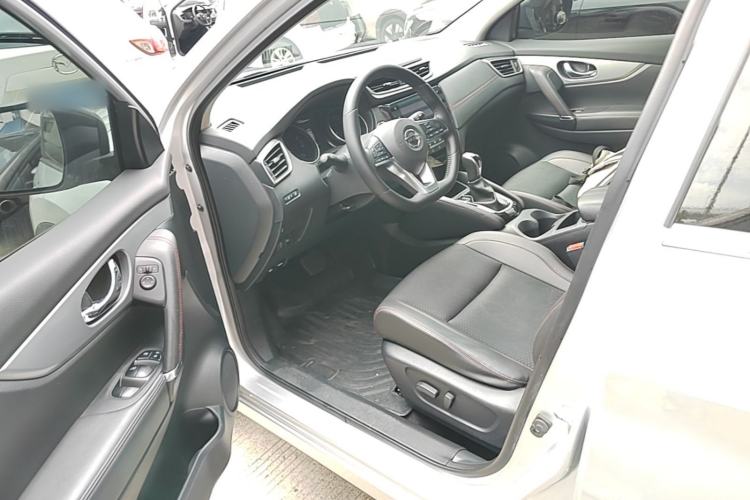 Used Nissan Qashqai 2019 2.0L CVT Luxury Edition Driver Seat