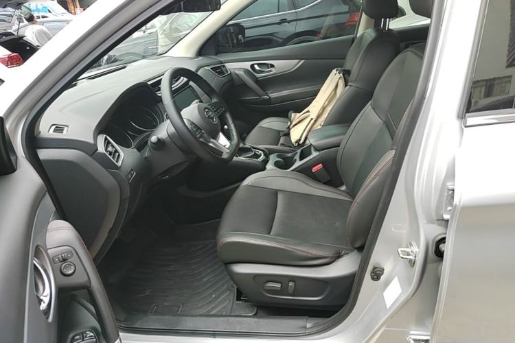 Used Nissan Qashqai 2019 2.0L CVT Luxury Edition Left Front Seat