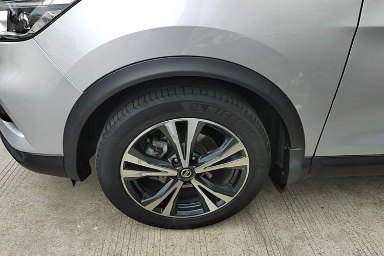 Used Nissan Qashqai 2019 2.0L CVT Luxury Edition Left Front Wheel Hub