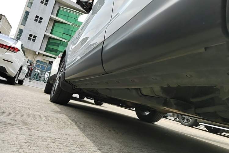 Used Nissan Qashqai 2019 2.0L CVT Luxury Edition Left Side Sill