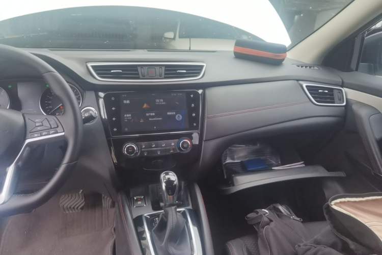 Used Nissan Qashqai 2019 2.0L CVT Luxury Edition Audio And AC Panel