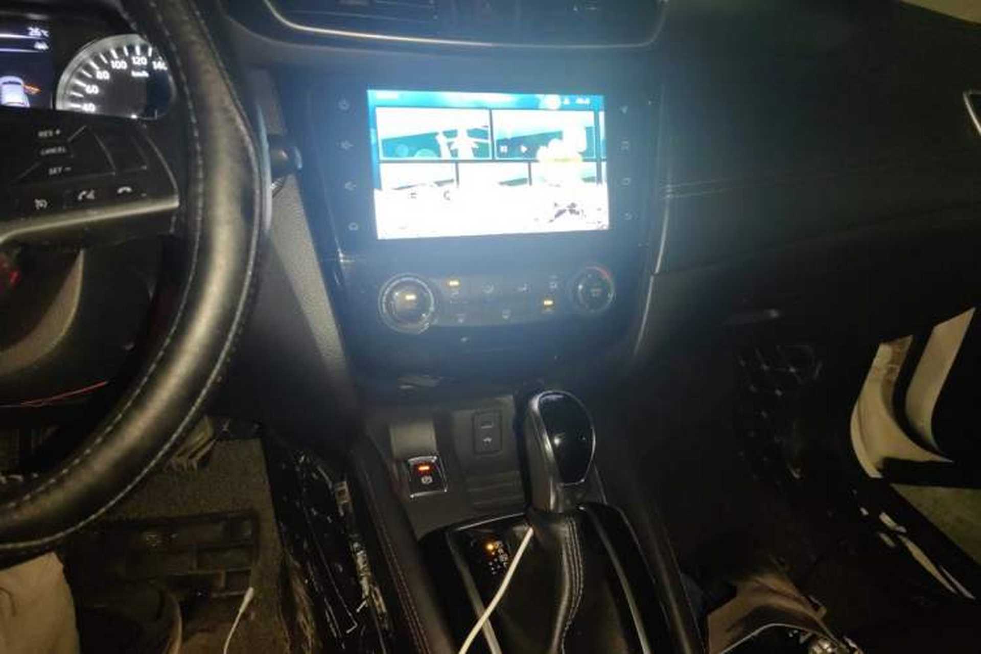 Used Nissan Qashqai 2019 2.0L CVT Luxury Edition Audio And AC Panel