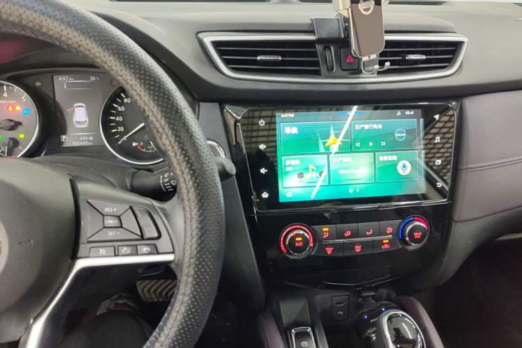 Used Nissan Qashqai 2019 2.0L CVT Luxury Edition Audio And AC Panel