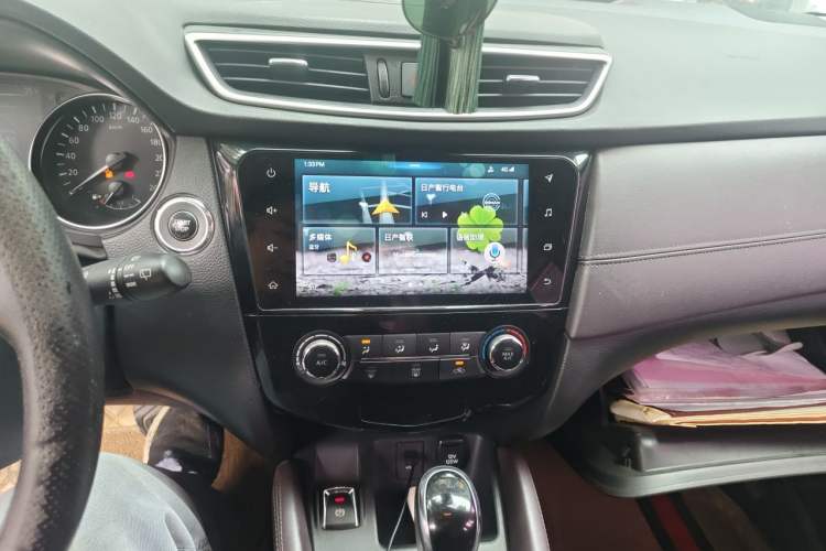 Used Nissan Qashqai 2019 2.0L CVT Luxury Edition Audio And AC Panel