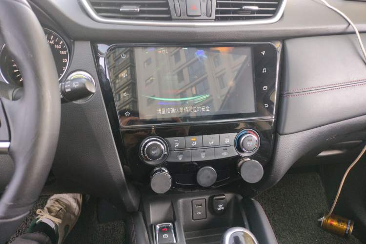 Used Nissan Qashqai 2019 2.0L CVT Luxury Edition Audio And AC Panel